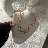 Elara Oval Necklace